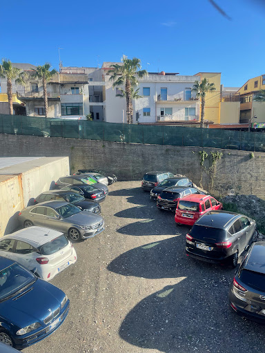 Parcheggio a 50m scuola Allievi Carabinieri RC - Thumbnail