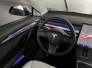 Photo n°21 de Custom Car Lights à Ennery (Garage automobile)