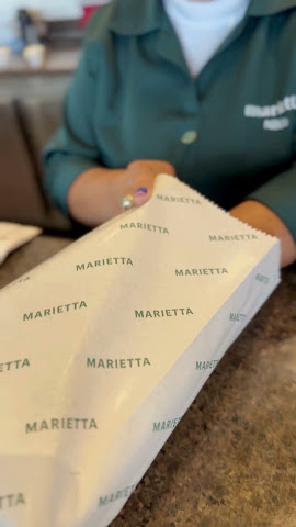 Marietta & Marvin - Brasília Shopping by null