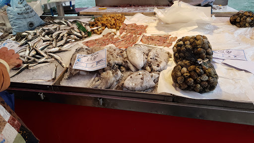 Fish monger - Thumbnail