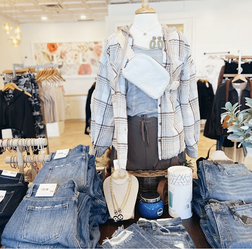 Lily and Lace Boutique, Springboro, OH, USA - Thumbnail