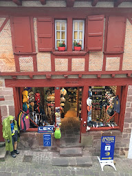 Photo n°1 de Boutique du Pèlerin - The camino shop à Saint-Jean-Pied-de-Port (Magasin d'articles de sports)