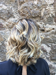 Photo n°7 de L'Ay coiffure d'Anais à Saint-Alban-d'Ay (Salon de coiffure)