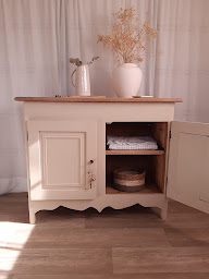 Photo n°4 de Blandine Chetaille - Atelier Le Tabouret Rouge Aérogommage et rénovation de meubles à Colombier-en-Brionnais (Service de sablage)