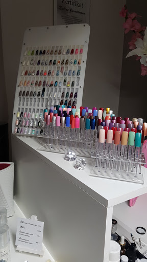 NagelZimmer Nadine Heckel - Nagelstudio & Nageldesignschulungen Betzdorf - Thumbnail