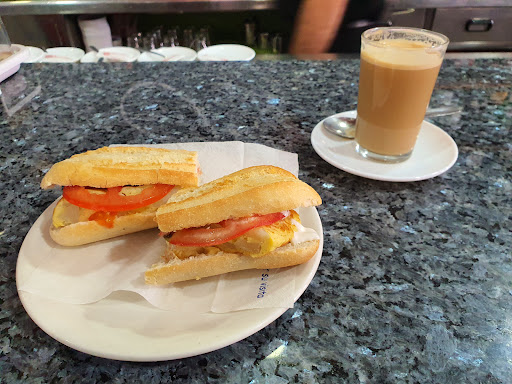 Churrería Cafetería El Tomate