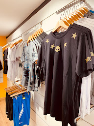 Photo n°10 de Tennis Premium à Le Pontet (Magasin de tennis)