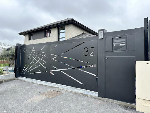 Photo de Access Alu Fabricant et installateur de Portails, carports ... à Illies (59480)