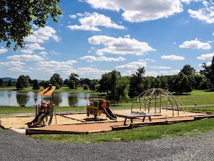 Photo n°37 de Castel Camping du Château de Poinsouze à Boussac-Bourg (Terrain pour camping-cars)