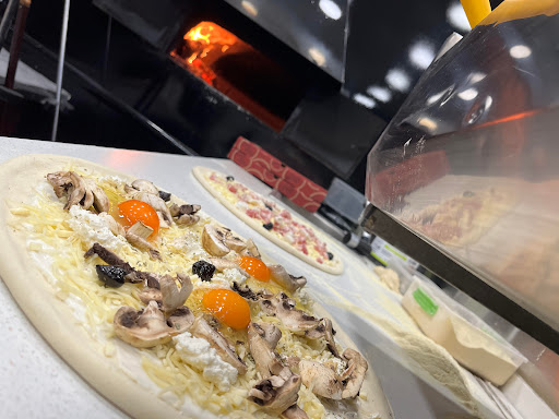 Photo 8 - TM pizza