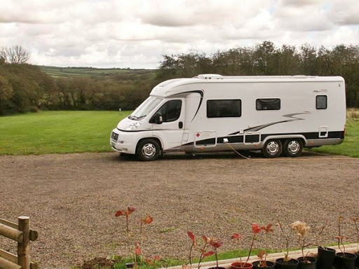 Tamar Lake Farm Camping & Caravan Site - Thumbnail