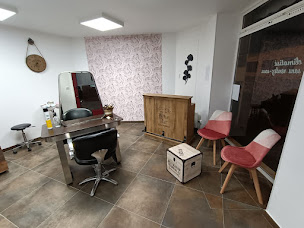 Photo n°4 de L'atelier de bru'hair à Bruere allichamp (Salon de coiffure)