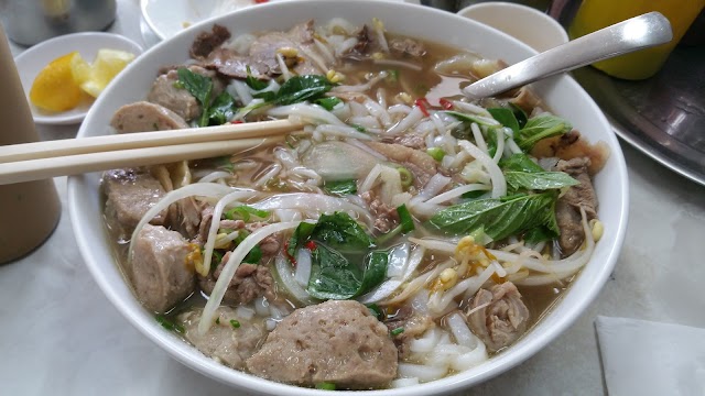 Pho Tau Bay
