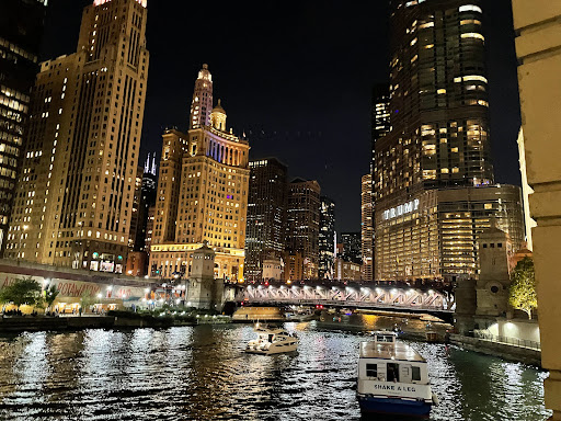 401 North Michigan Avenue Parking