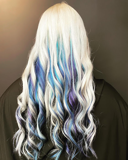Salon Kaley/Feathered Beauty - Thumbnail