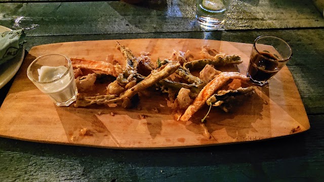 Follow the White Rabbit - Restaurant