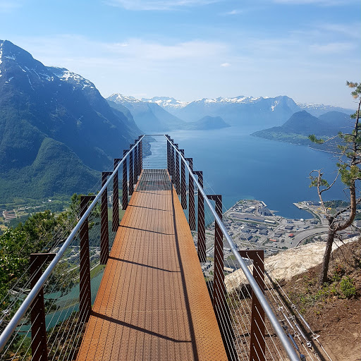 Rampestreken Andalsnes Destimap Destinations On Map [ 512 x 512 Pixel ]