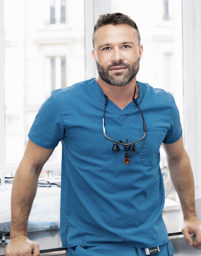 Docteur Richard VANDERVLIET / Chirurgien Dentiste Paris 2 - Soins dentaires - Orthodontie invisible
