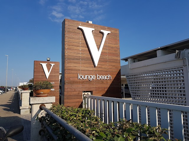 V Lounge Beach