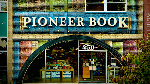 Pioneer Book Logo