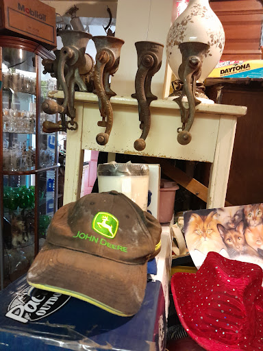 Antiques and Collectibles - Thumbnail