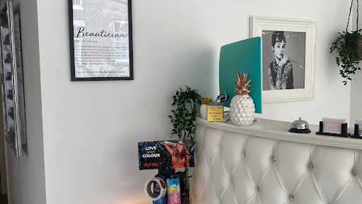 Sharon Louise Beauty & Tanning