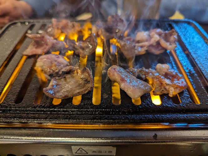 焼肉ホルモン 広味園 yakiniku dishes