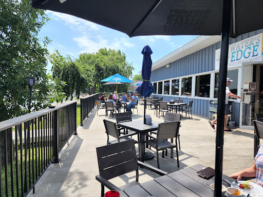 Water's Edge Bar & Restaurant