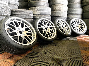 Photo n°13 de MNL AUTO SHOP - Centre de montage de pneus à Fonsorbes (Magasin de pneumatiques d'occasion)