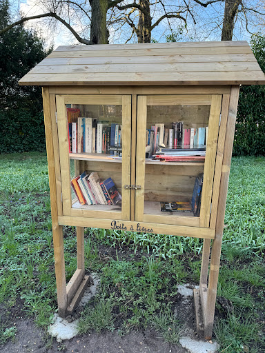 Boite a livres du parc de l hay les roses