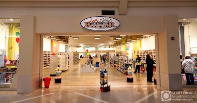 Photos of Dollar Bookfair