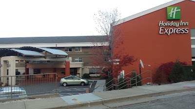 Photos of Holiday Inn Express Milwaukee-West Medical Center