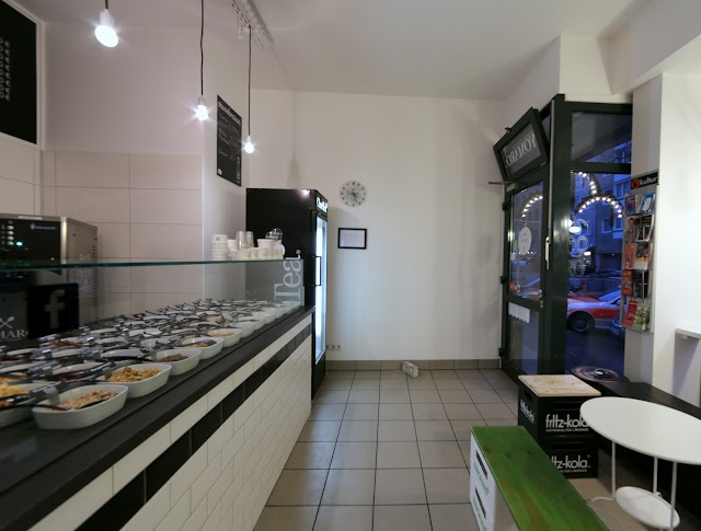 YOMARO Frozen Yogurt