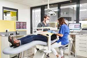 Photo n°14 de Docteur Launois Jérémy- Traitement par aligneurs- Reims (Bezannes)- Exercice limité à l'orthodontie à Bezannes (Dentiste)