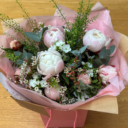 Seasons Flower Studio