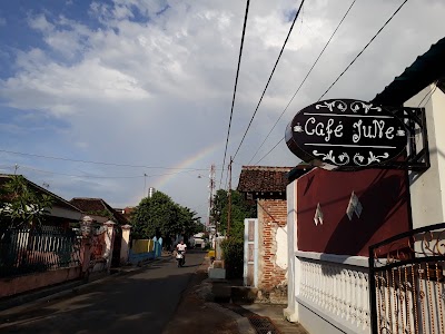 Photos of Cafe June
