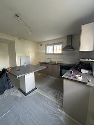 Photo n°42 de Kalafat Peinture Rochoise , Peinture/plâtrier & Déco. Nettoyage. Revêtement Sol/Parquet. Poseur de cuisine.Terrasse bois à La Roche-sur-Foron (Service de pose de parquet)