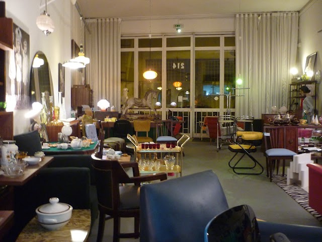 Vintage Alternative Store