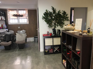 Photo n°12 de Les Experts de la Coiffure 🏼‍ ️ à Fréjus (Salon de coiffure)