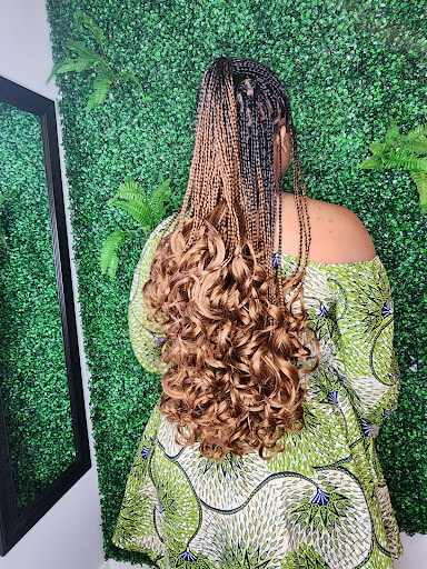 CHANEL HAIR BRAIDING - Thumbnail
