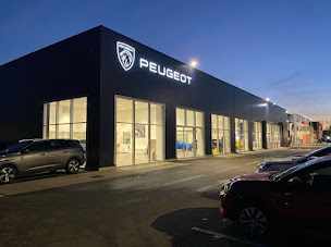 Photo n°3 de PEUGEOT - DAX AUTO SAS à Mées (Vendeur de voitures d'occasion)