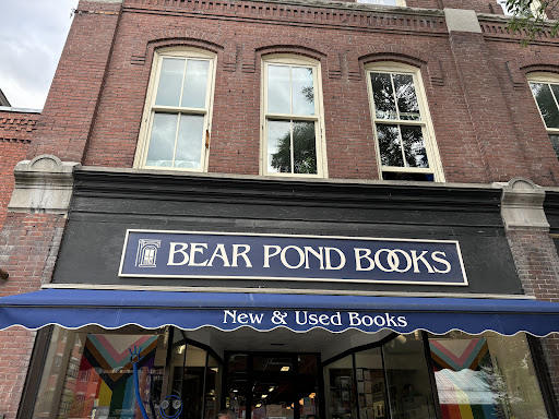 Bear Pond Books Logo