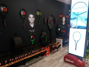 Photo n°1 de Galeries Royales Sport à Versailles (Magasin d'articles de sports)