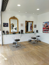 Photo n°23 de Gomina bis coiffure à Gien (Salon de coiffure)