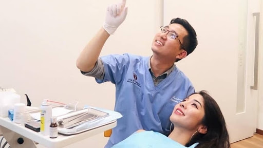 KL Dental SS15 Courtyard (Top 1% Invisalign Diamond Provider & Implant Centre)