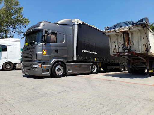 Parcheggio riservato Mezzi Pesanti