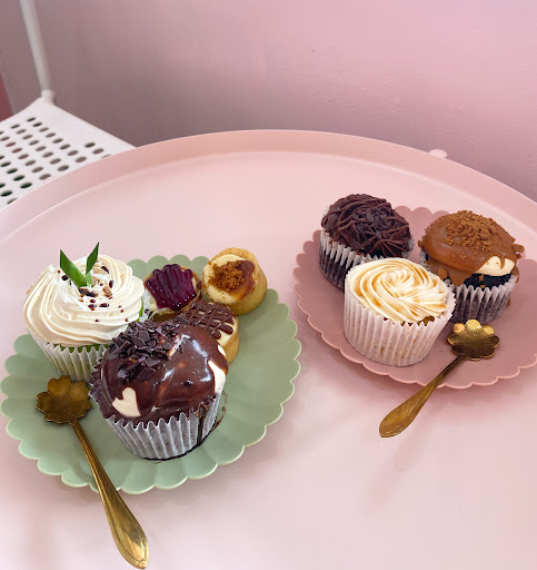 Hanimlicious Bakery & Cafe