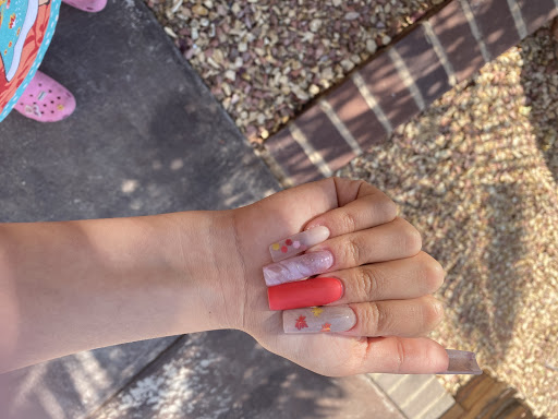 BeezyNails - Visual