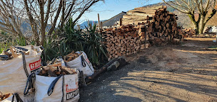 Photo n°4 de L'ApiBûcheron à Castans (Magasin de bois de chauffage)