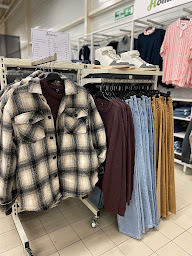 Photo n°21 de Le Petit Magasin - Joigny à Joigny (Magasin de vêtements)